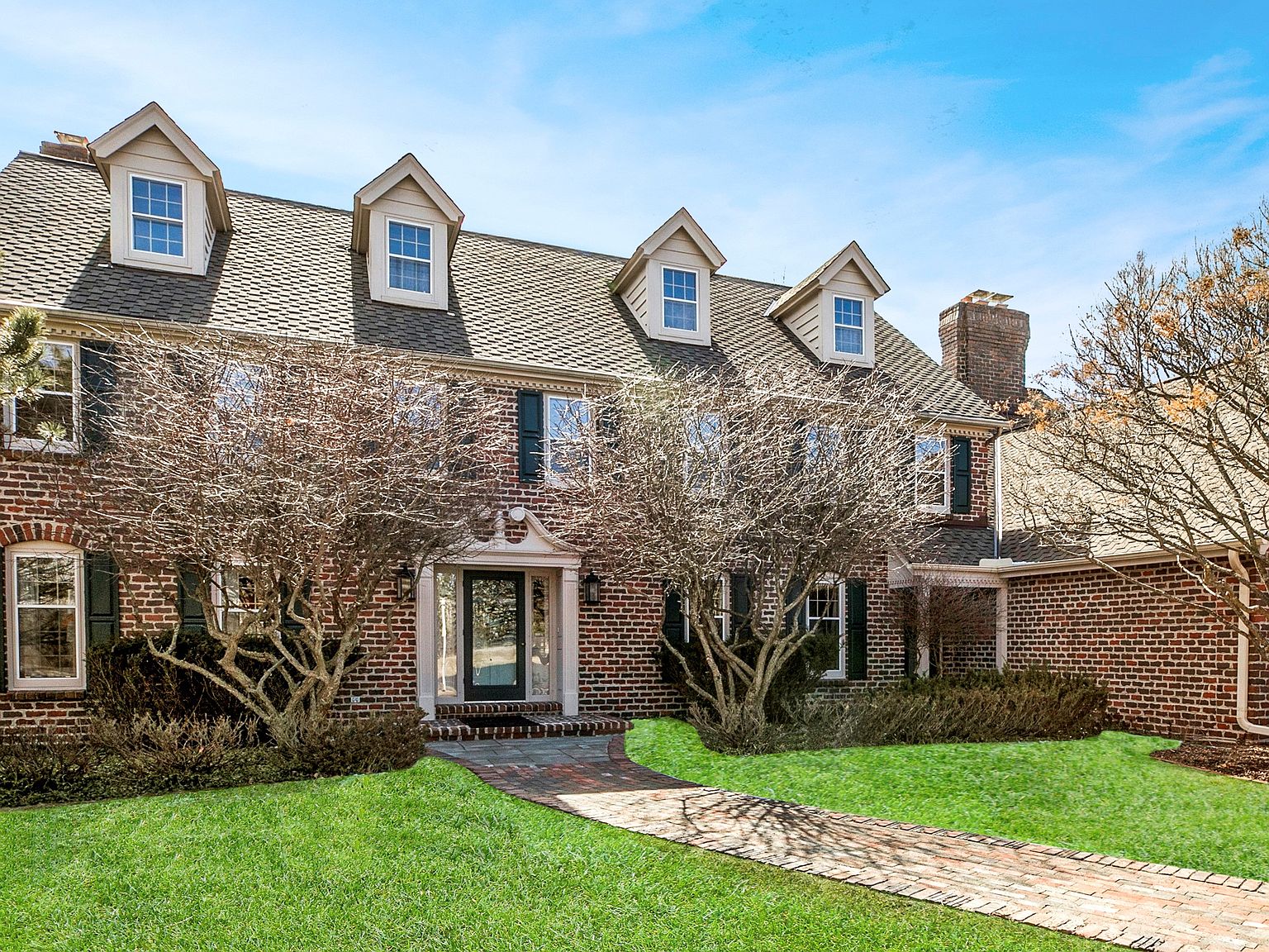 9080 N Greenbrook Ct, River Hills, WI 53217 Zillow