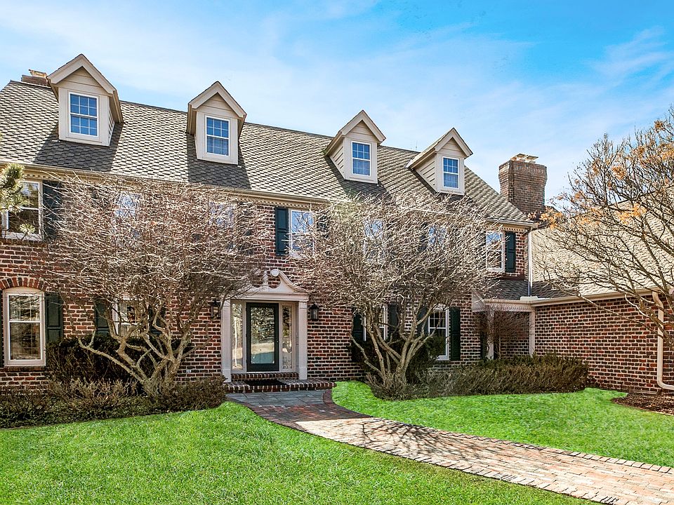 1st image of 9080 N Greenbrook Ct
