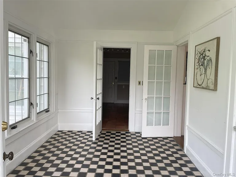 56 Nassau Blvd — Photo 8