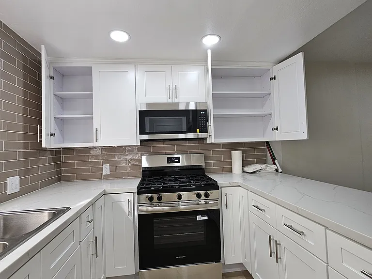 459 E Orange Grove Ave #F — Photo 8