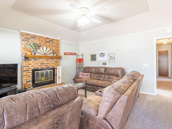 3rd image of 9614 Dover Ave