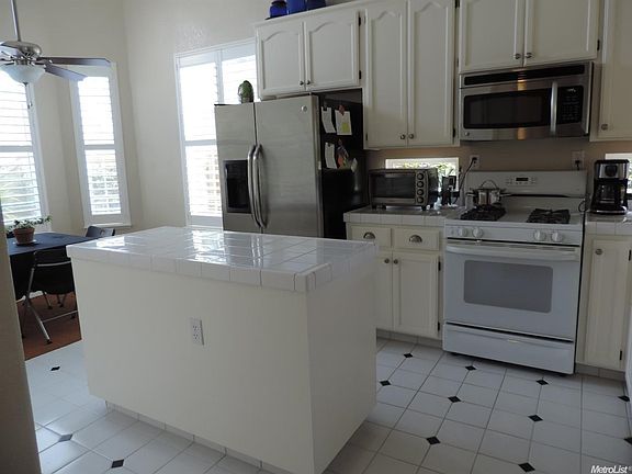5th image of 2636 Ponderosa Dr