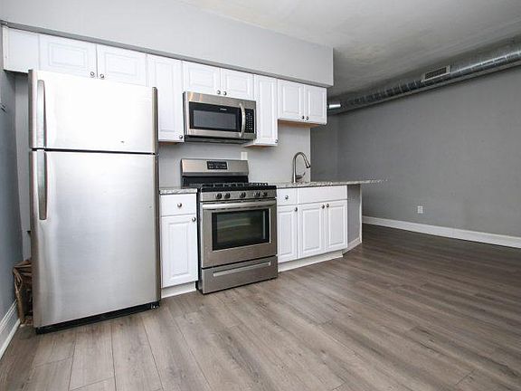 3rd image of 2208 N Howard St #A