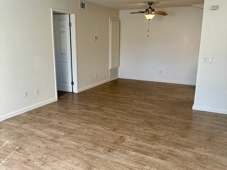 Mountain Gate Apartments — Photo 3
