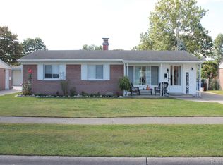 716 Van Lawn St, Westland, MI 48186