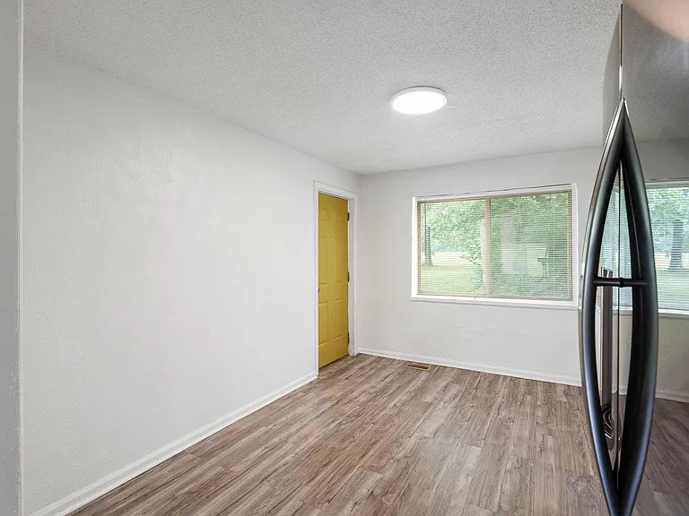 117 Elizabeth St #3 — Photo 11