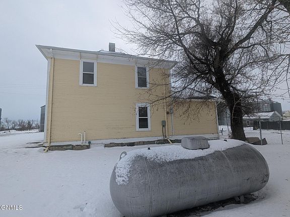 4th image of 101 Mary St N