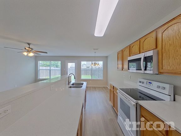 5th image of 1461 Pine Ln