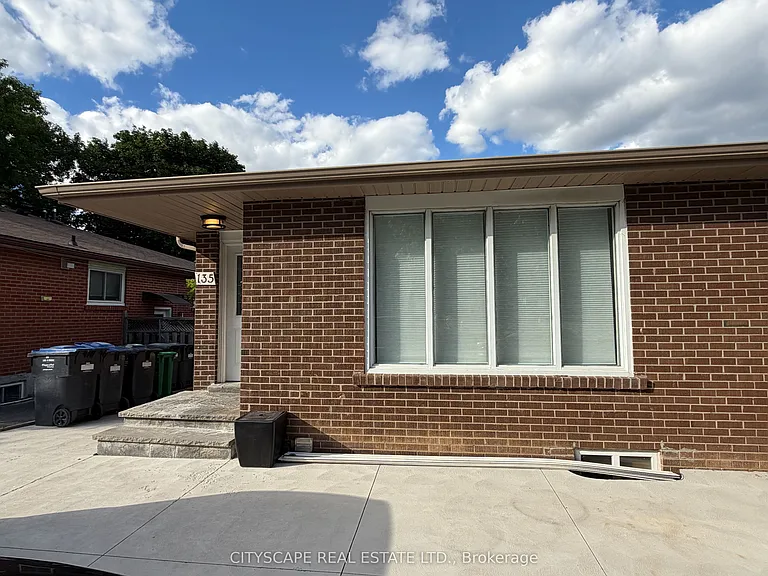135 Bonham Blvd #UPPER — Photo 2