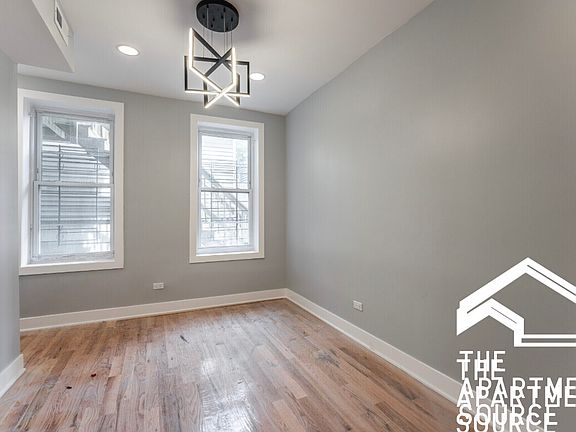 3rd image of 1625 W Beach Ave