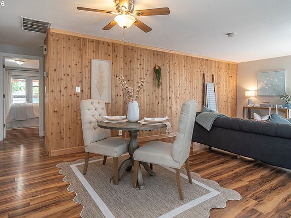 4th image of 2731 W Lorraine Ave #9