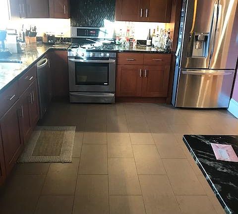 2nd image of 612 Washington St #2