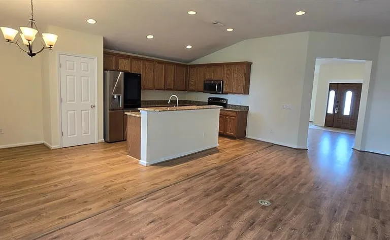 4085 SW 49th Ave — Photo 4