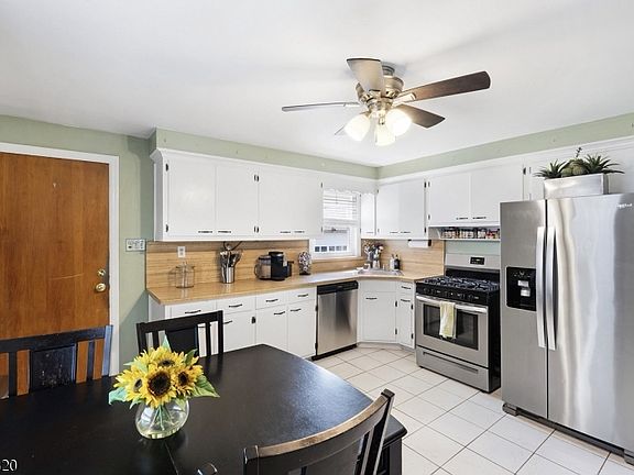 4th image of 1100 Thomas St