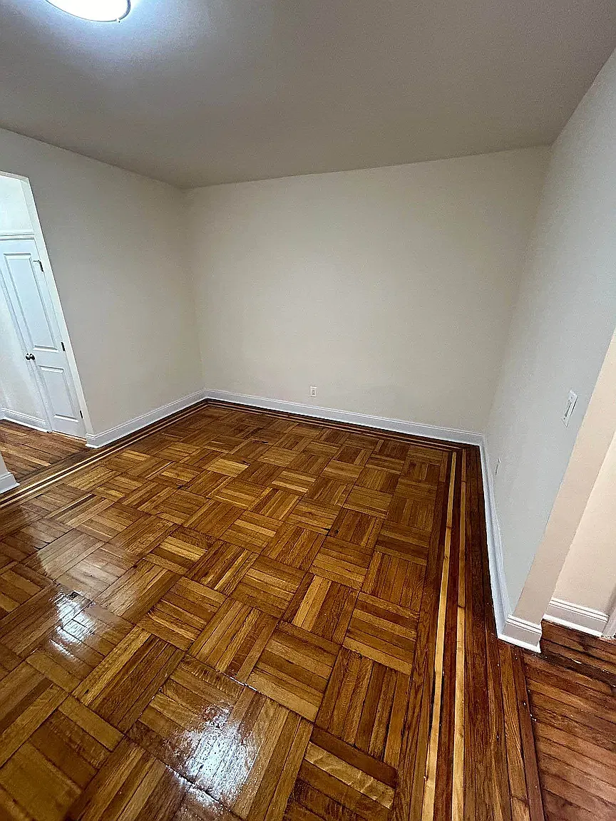 83-10 Lefferts Boulevard — Photo 2