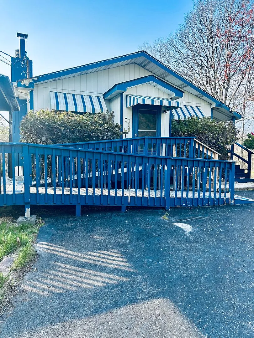 Photo 2 of 10 - 1228 Allegheny Dr - Blakeslee, PA Building Photo - 1228 Allegheny Dr