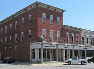 901 Main St APT B, Highland, IL 62249