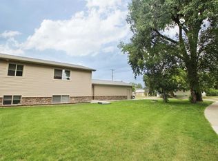101 8th Ave NW, Minot, ND 58703