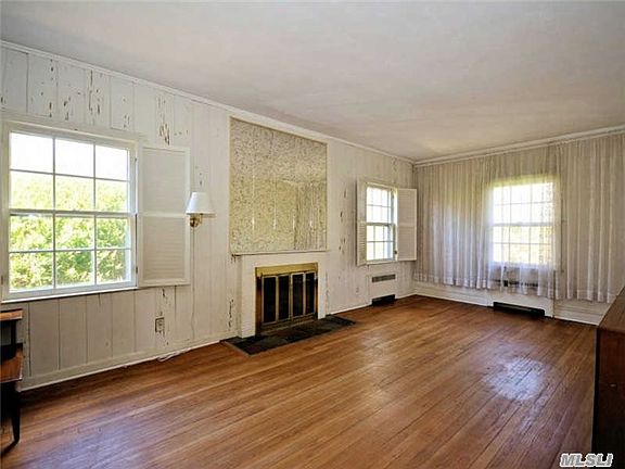 3rd image of 165 Voorhis Ave