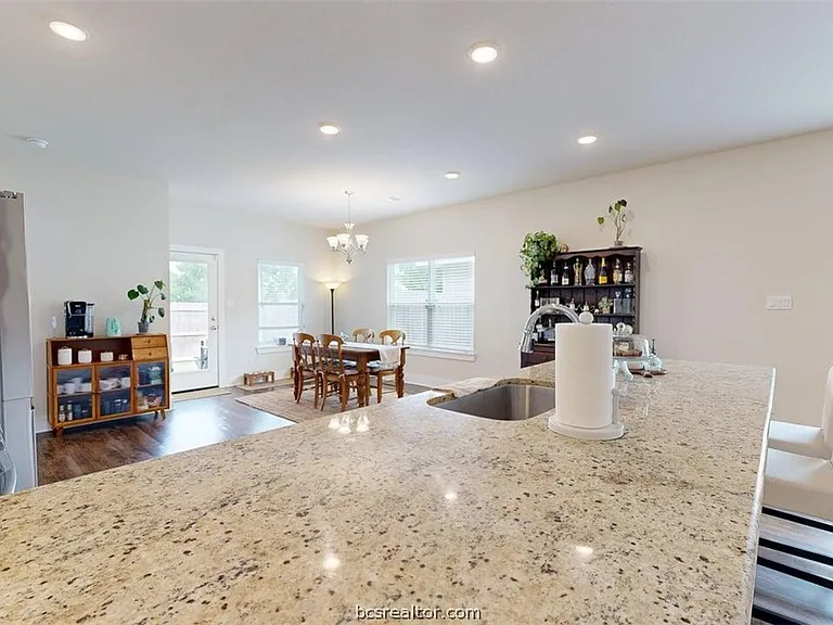918 Fork Ct — Photo 6