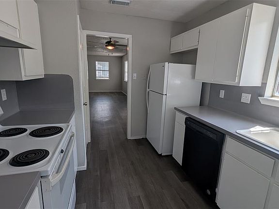 3rd image of 107 Beck St #B