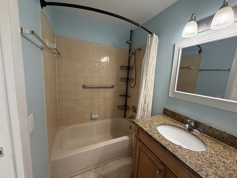 1005 SW 48th Ter #1 — Photo 11