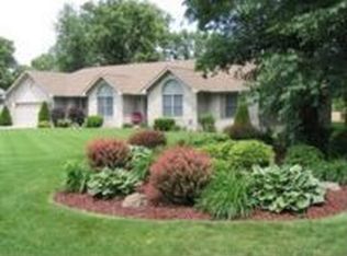 12355 Sandalwood Dr, Demotte, IN 46310