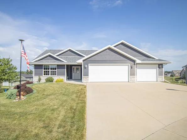 1616 Meadow Ridge Ct, Anamosa, IA 52205