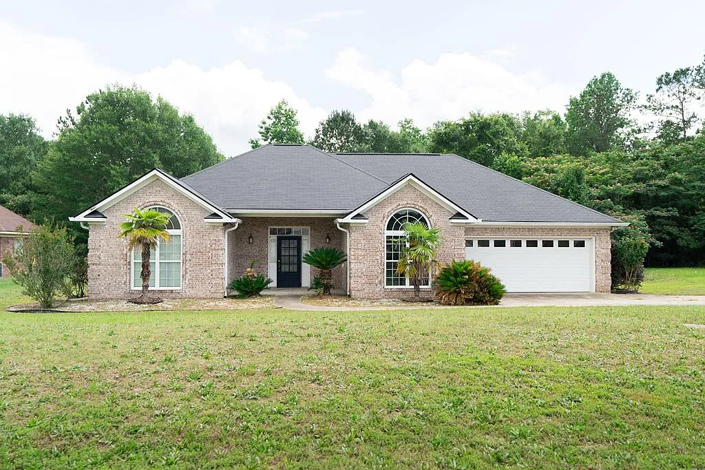 144 Lee Road 2083 photo 1