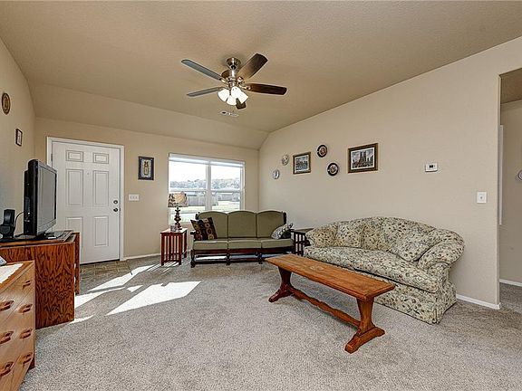 5th image of 1014 White Oak St