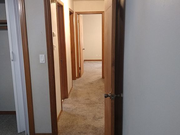 4th image of 1726 Oakwood Dr
