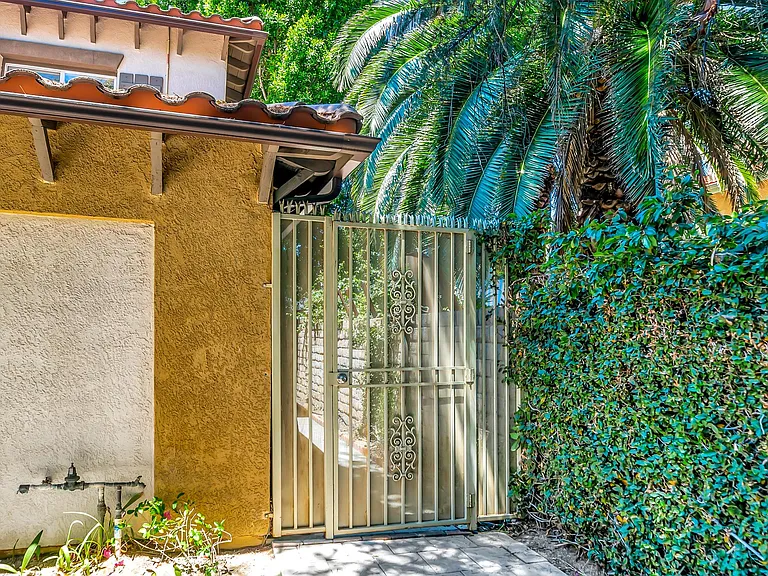 19316 Lavi Ct — Photo 93