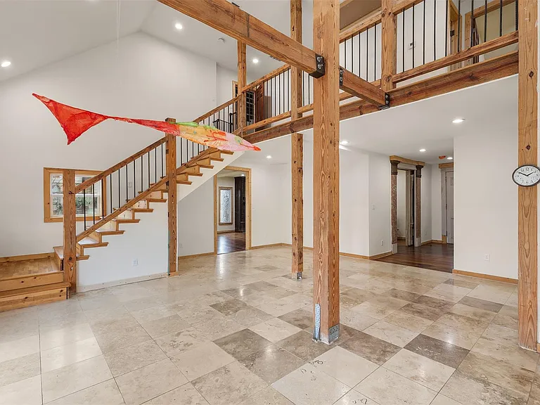 9009 Lazy Ln — Photo 14