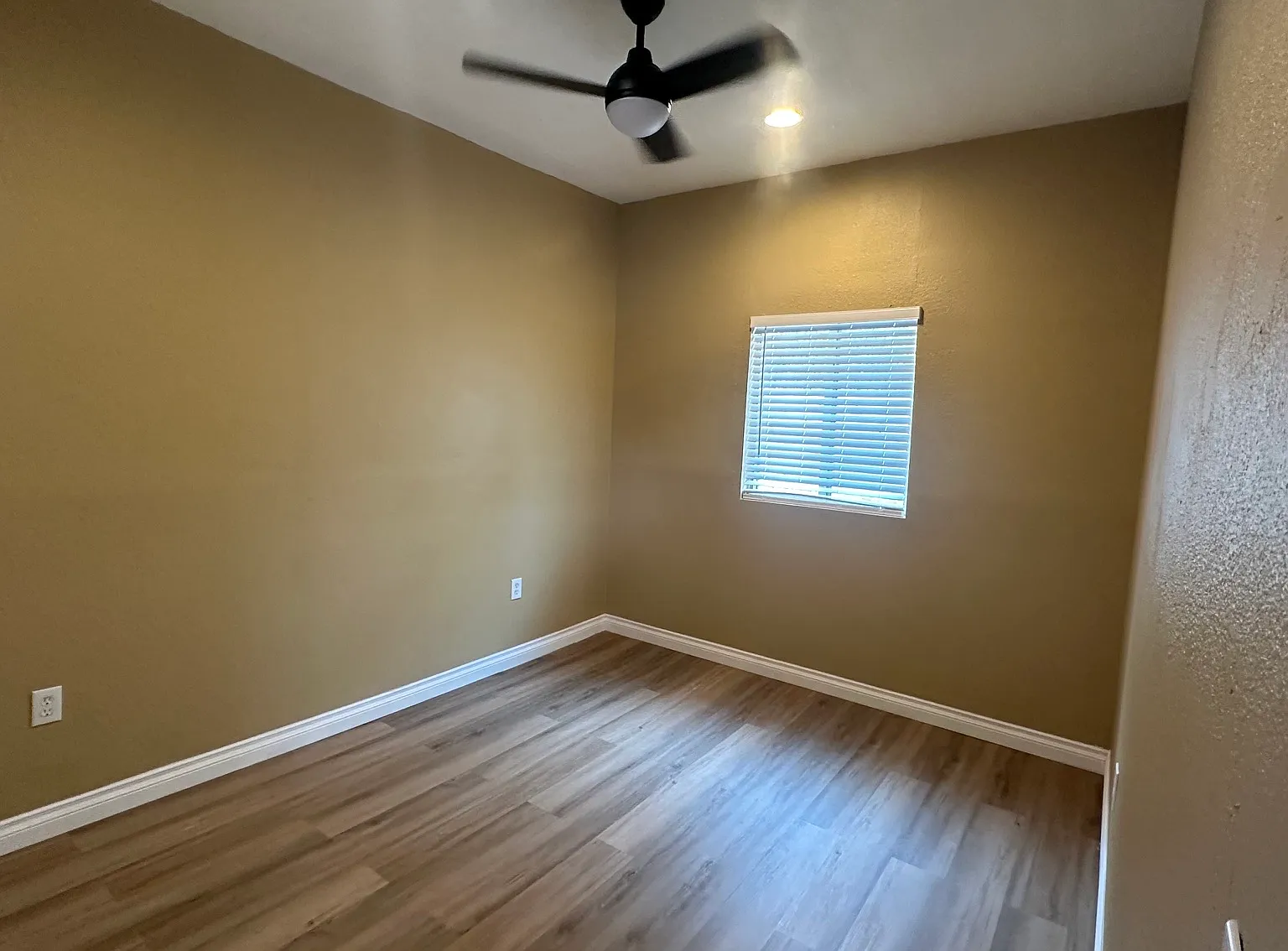 2 bed, 635 sqft, $2,500 — Photo 4