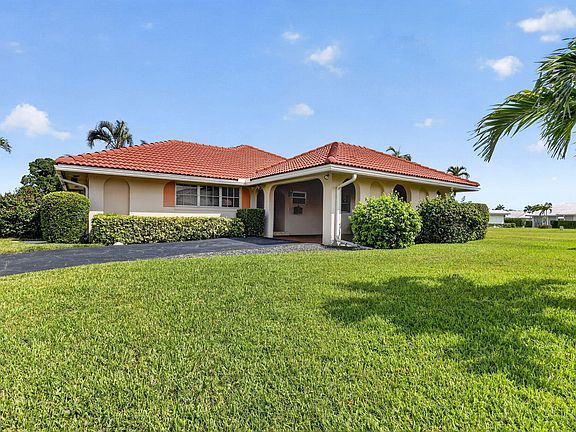 2nd image of 213 Rio Vista Cir