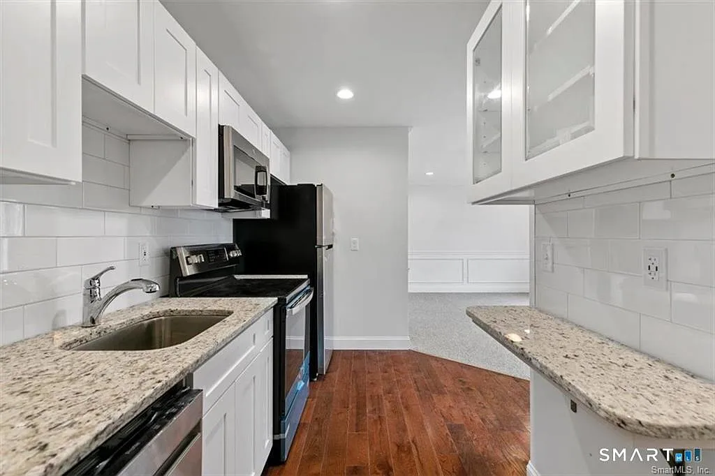 1 bed, 1.0 bath, 625 sqft, $1,500 — Photo 2