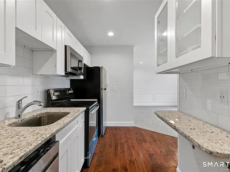 1091 Whalley Ave #B — Photo 2