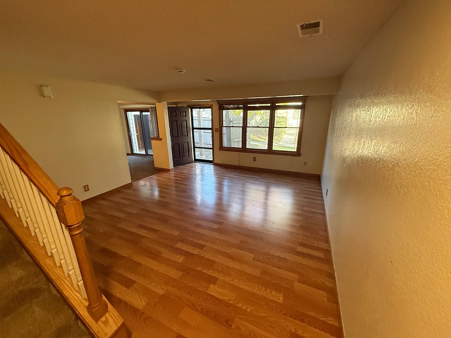 3 bed, 1350 sqft, $2,700 — Photo 4