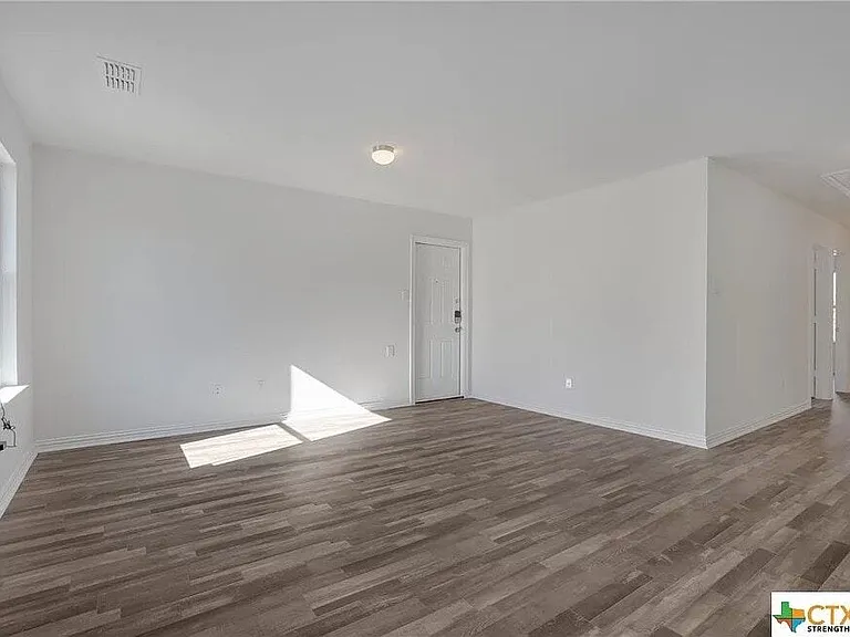 1103 Attas Ave #B — Photo 10