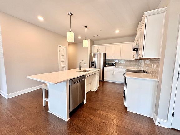 2nd image of 3000 Vintage Green Ln #205