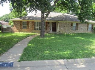1410 Canadian Cir, Grand Prairie, TX 75050