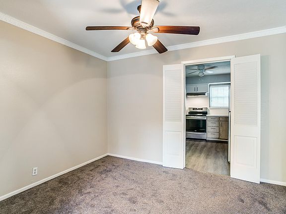 4th image of 7918 Royal Ln APT D