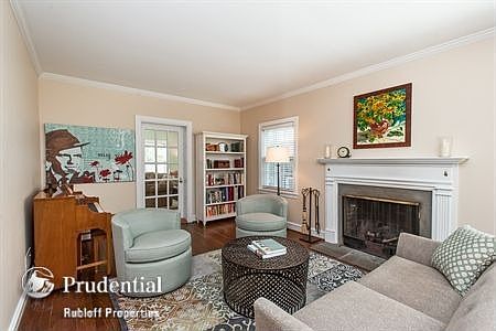 3rd image of 2224 Greenwood Ave
