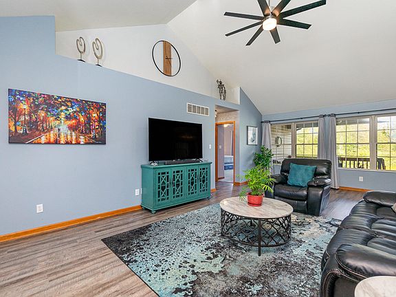 5th image of 11555 Kennedy Pl