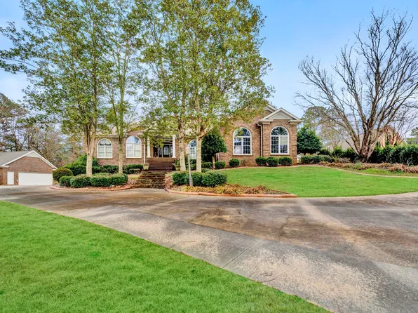 302 Country Club Dr, Laurens, SC 29360