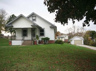 506 Henry St, Williamsburg, IA