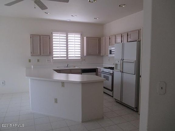 3rd image of 13814 W Via Manana