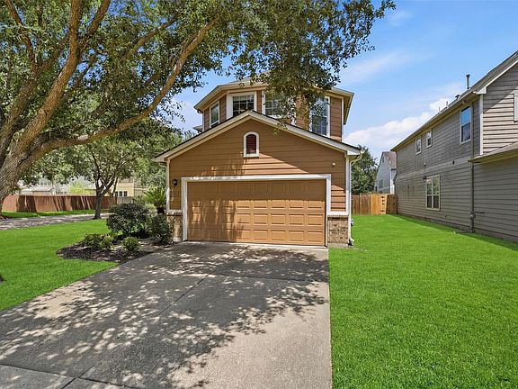 2nd image of 2903 Edgewick Elm St
