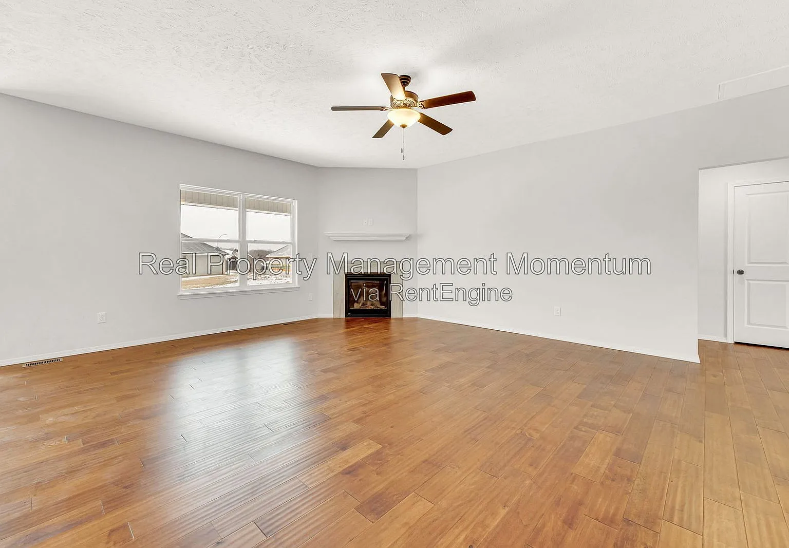 4 bed, 2.5 bath, 2100 sqft, $2,200 — Photo 4