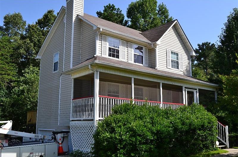 1st image of 415 Wood Chase Ln